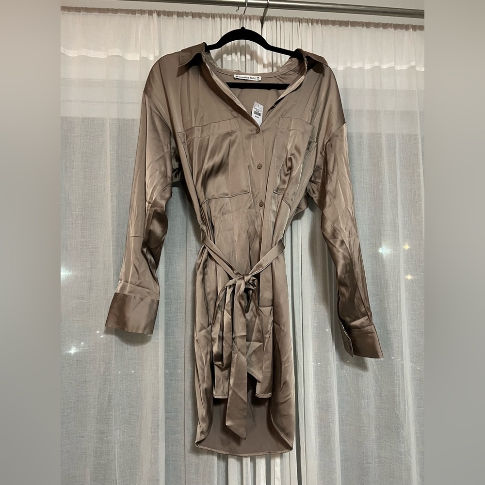 Abercrombie & Fitch long sleeve satin tie front dress. New with tags.